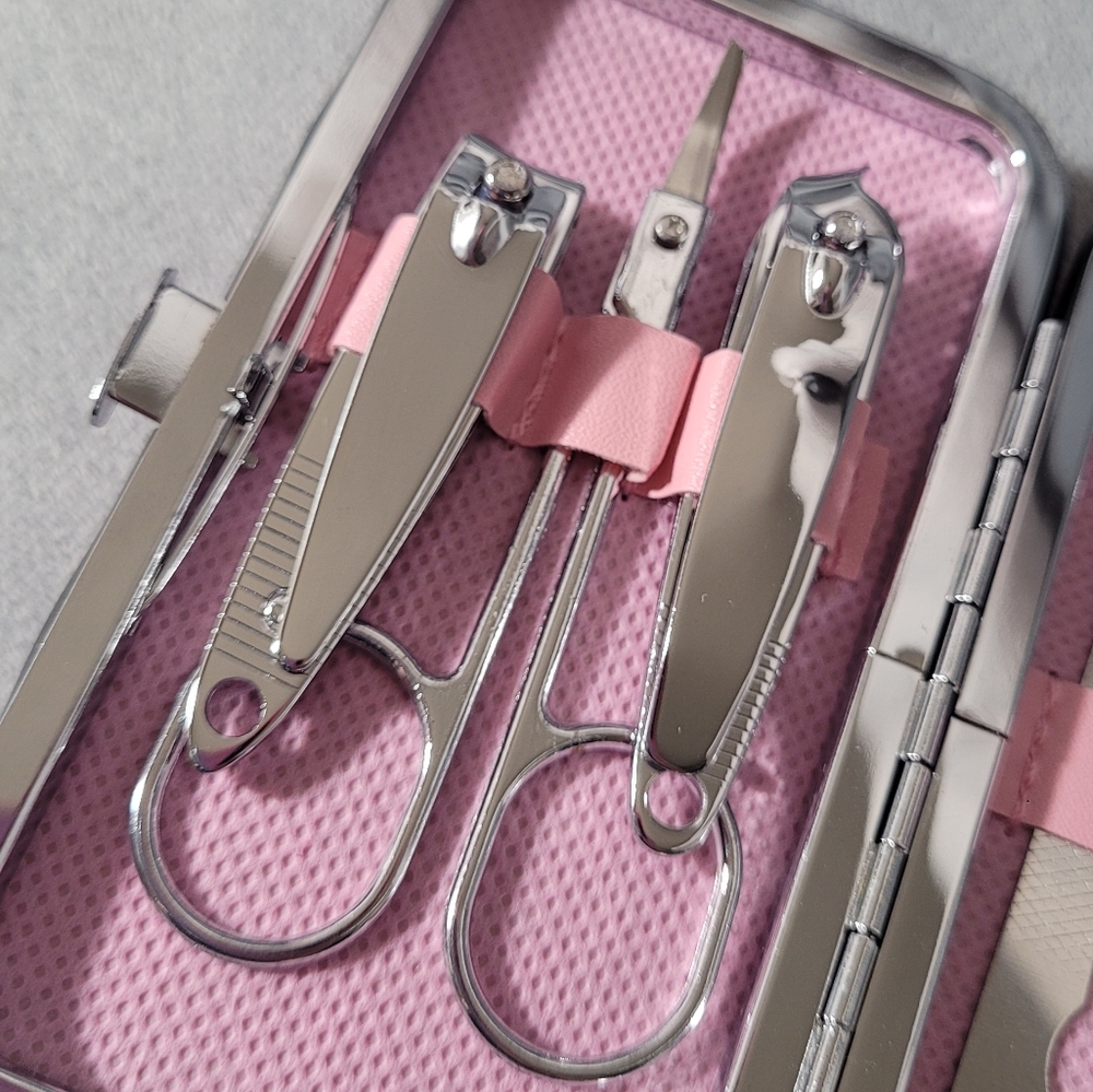 Hello Kitty Manicure Set. 7-Piece Set. - Picture 11 of 16